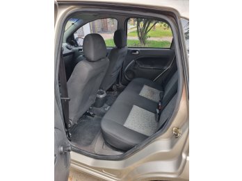 Vendo FORD FIESTA 1.6 4 PTAS MAX AMBIENTE PLUS 2010