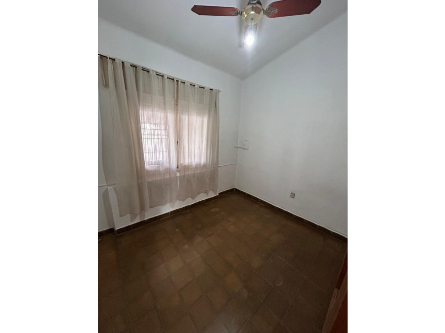 HERMOSA CASA EN ZONA EJÉRCITO, 3 DORM, COCHERA Y FONDO VERDE