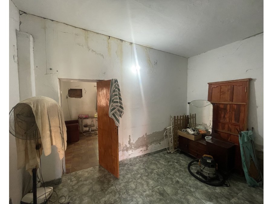 SE VENDE CASA A MODERNIZAR SAN BENITO