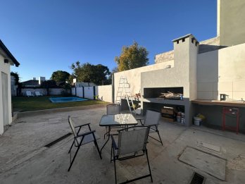 ✅VENDO CASA 3 DOR 2 BAÑOS PILETA ZONA THOMPSON U$D150.000🔥