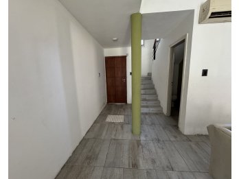 VENTA I APTA CREDITO - CASA DE 2 DORMITORIOS Y COCHERA
