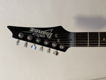 Guitarra Eléctrica Ibanez rg Gio grx70qa