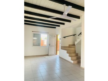ORO VERDE: ALQUILO HERMOSO DUPLEX DE 2 DORMITORIOS