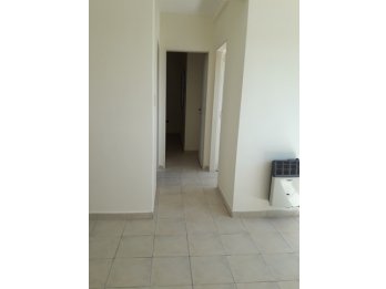 Alquilo dpto 1 dorm. en calle Colón al 100
