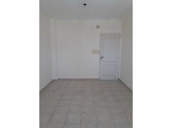 Alquilo dpto 1 dorm. en calle Colón al 100