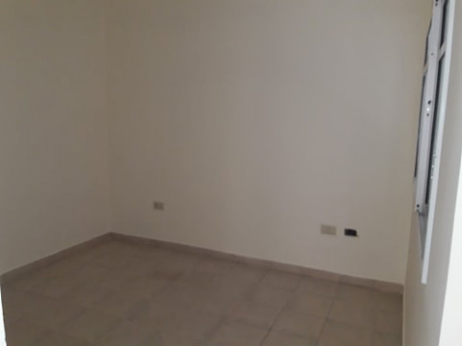 Alquilo dpto 1 dorm. en calle Colón al 100