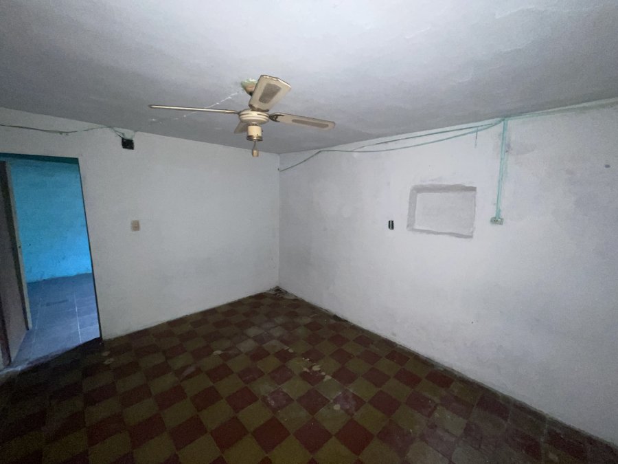 Casa en venta con gran terreno y potencial de renta