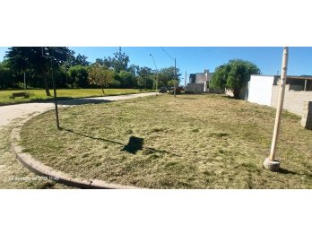 Vendo Terreno zona Av. de las Américas y Lisandro de la Torr