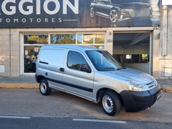 Atto vendo Berlingo 1.6 nafta Furgón Business / 2020