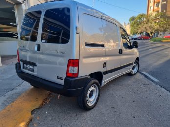 Atto vendo Berlingo 1.6 nafta Furgón Business / 2020