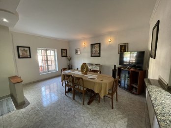 EN VENTA CASA DE 3 DORMITORIOS PATIO Y QUINCHO ZONA EX HIPOD
