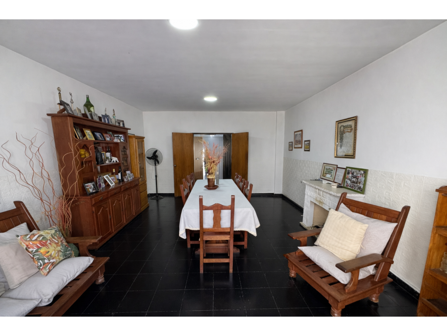 VENTA – Casa 4 dormitorios céntrica | APTA CREDITO HIPOTECAR