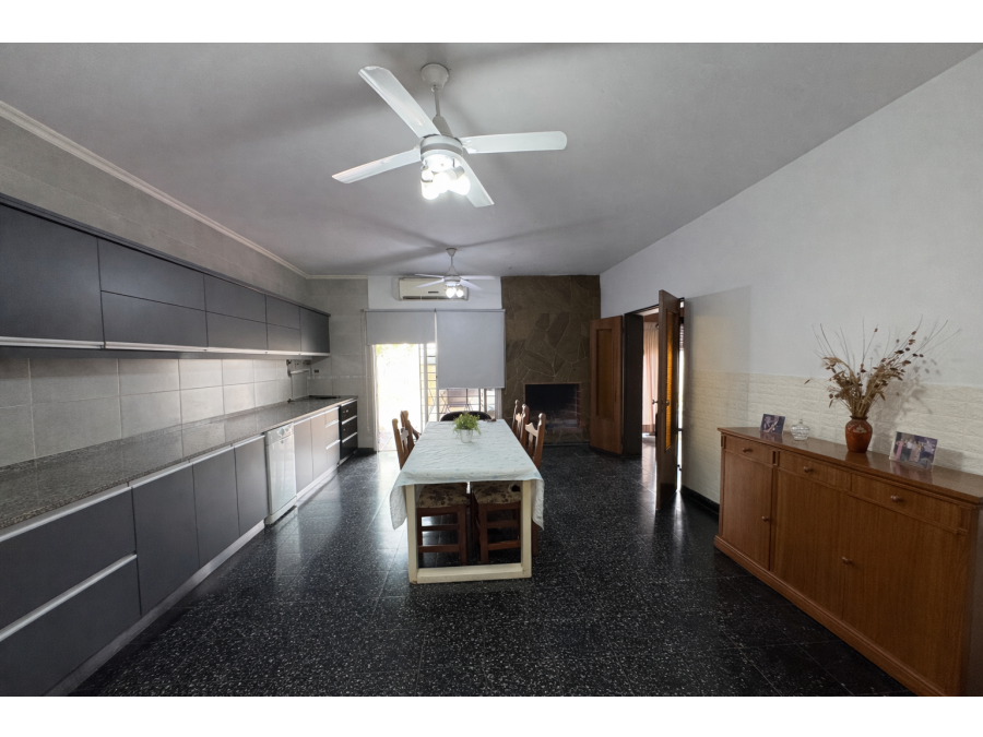 VENTA – Casa 4 dormitorios céntrica | APTA CREDITO HIPOTECAR