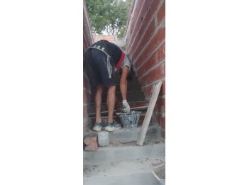 OFICIAL ALBAÑIL,PINTOR SE OFRECE