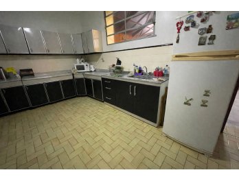 EN VENTA CASA DE 3 DORMITORIOS CON PATIO ZONA PLAZA SAENZ PE