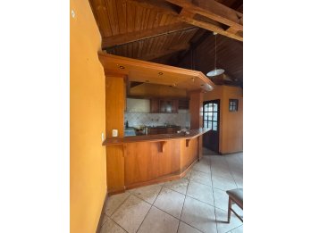 🏡 **COMPLEJO EN VENTA – VILLA URQUIZA** 🌿