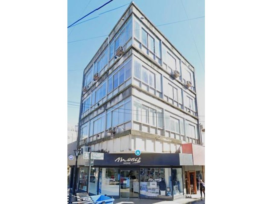 ALQUILAMOS PARA OFICINAS O DTO DE 2 HABITACIONES EN PEATONAL