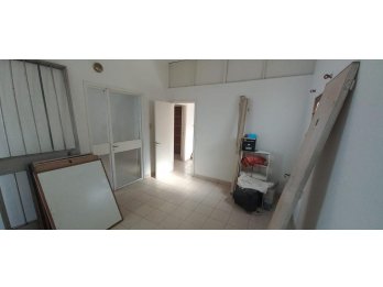ALQUILAMOS PARA OFICINAS O DTO DE 2 HABITACIONES EN PEATONAL