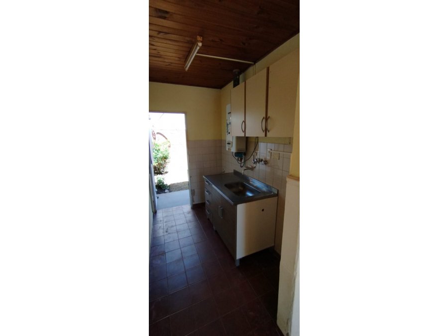 EN VENTA- CASA 2 HABITACIONES EN CALLE GRECIA ZONA STA LUCIA