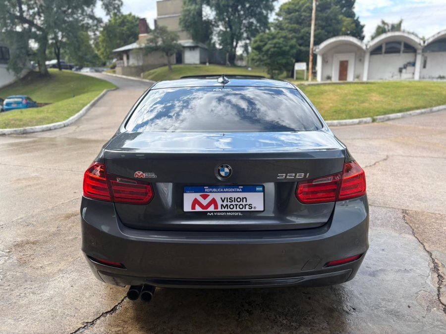 BMW 328I. Recibo vehiculos