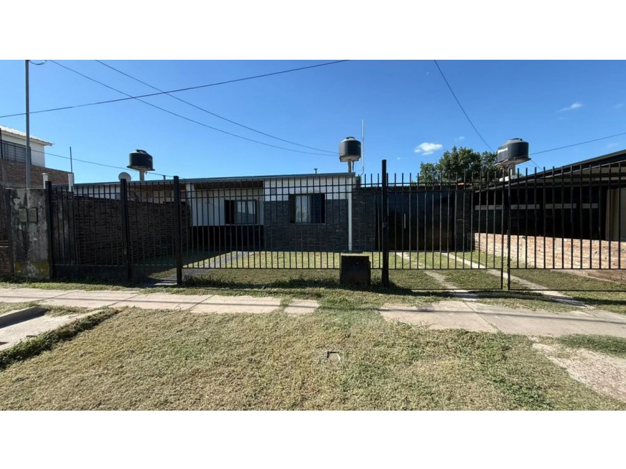 CASA DE 2 DORM, PATIO Y COCHERA, ZONA NEWBERY Y S. BORDON