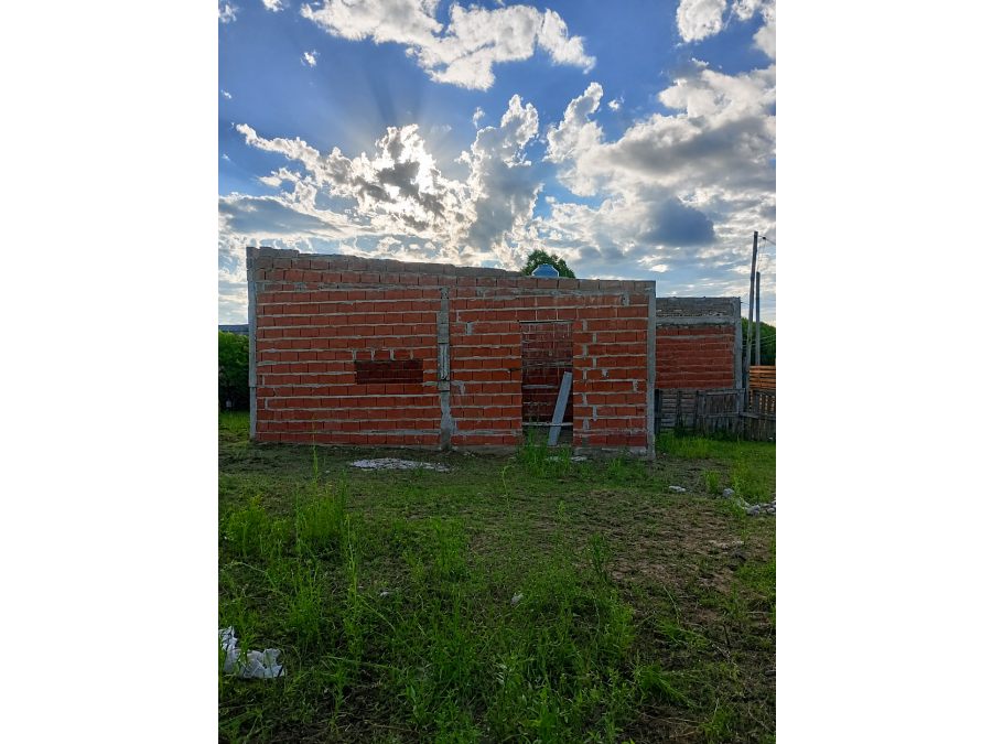 🌿 **LOTE EN VENTA CON CONSTRUCCIÓN – PARANÁ**