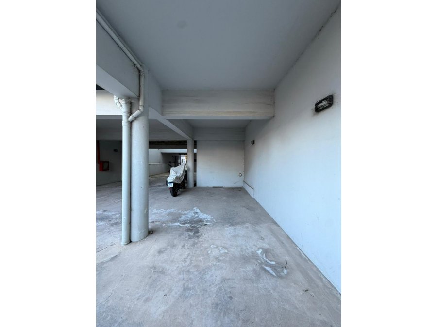 VENDO DEPARTAMENTO CON COCHERA - URUGUAY Y LA RIOJA