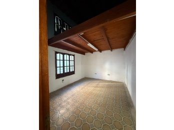 OPORTUNIDAD PARA INVERSORES!! CASA CALLE SALTA