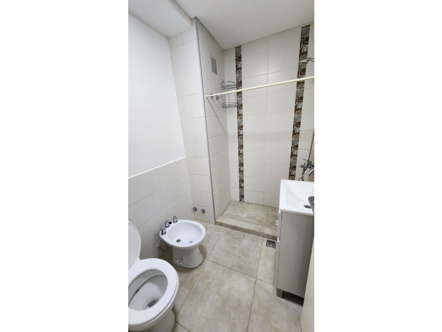 SE VENDE MONOAMBIENTE EN CALLE PASTEUR