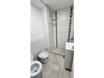 SE VENDE MONOAMBIENTE EN CALLE PASTEUR