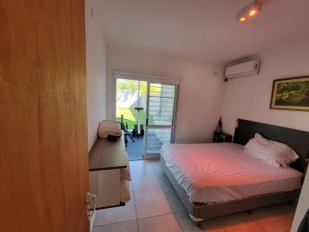 CASA EN VENTA — FUNCIONAL, CALLE LOS ROBLES