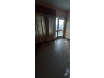 CASA A RECICLAR CON GRAN TERRENO AV MONTIEL