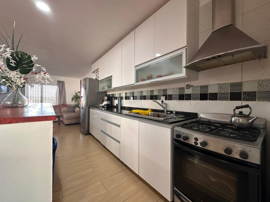 VENDO HERMOSA CASA NUEVA ZONA THOMPSON