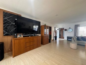 VENDO HERMOSA CASA NUEVA ZONA THOMPSON