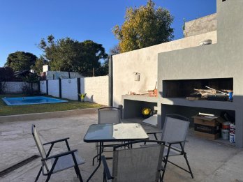 VENDO HERMOSA CASA NUEVA ZONA THOMPSON