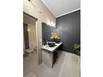 VENDO HERMOSA CASA NUEVA ZONA THOMPSON