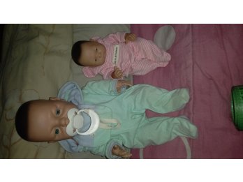 Vendo 2 bebes de casita de muñecas