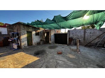En venta - Casa 2 dormitorios Calle Larramendi  U$D45.000
