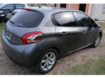 Peugeot 208 Allure 1.5 Pantalla Táctil, Navegador 85.000Km