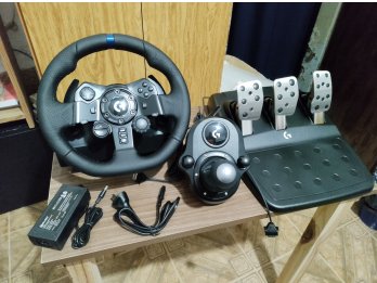 VOLANTE PEDALERA LOGITECH G923 TRUEFORCE