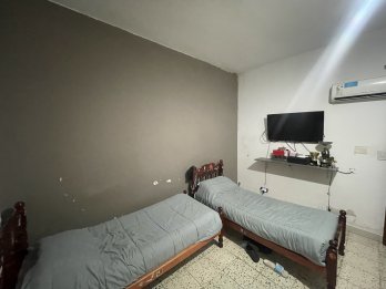 VENDO - Casa 2 dormitorios con patio y cochera APTA CRÉDITO
