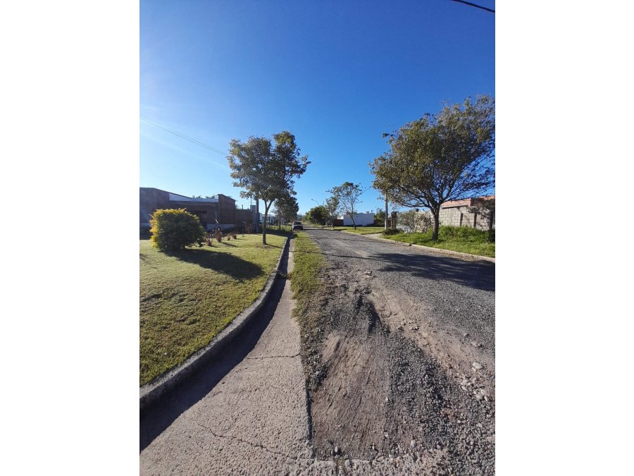 VIVIENDA EN CONSTRUCCIÓN CON AMPLIO TERRENO EN VENTA