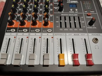 CONSOLA POTENCIADA GBR 560WRMS