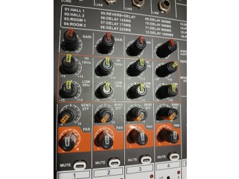CONSOLA POTENCIADA GBR 560WRMS