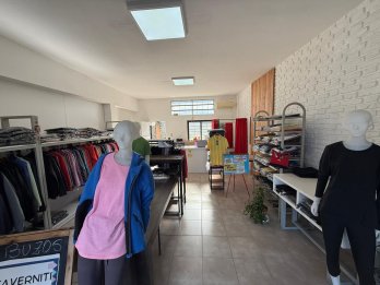Vendo salon comercial en terreno de 1200m2 Av.Almafuerte