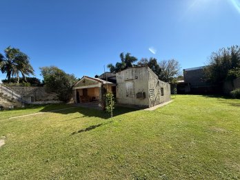 Vendo salon comercial en terreno de 1200m2 Av.Almafuerte