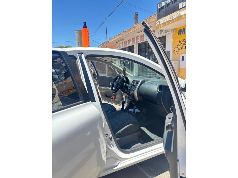 Vendo Nissan March!!!!