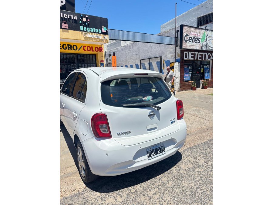 Vendo Nissan March!!!!