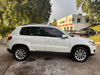 VOLKSWAGEN Tiguan 2.0 TSI 4MOTION