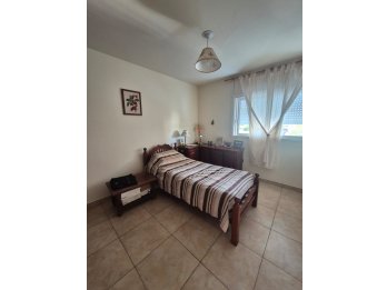 Vendemos departamento amplio calle Urquiza!